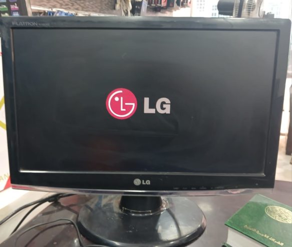 شاشة LG 19 بوصة